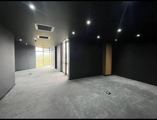 1,142M² OFFICE TO LET IN HAZELWOOD